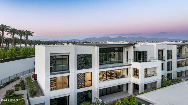 6587 N Palmeraie Boulevard 2002, Paradise Valley, AZ 85253