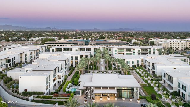 6587 N Palmeraie Boulevard 2002, Paradise Valley, AZ 85253