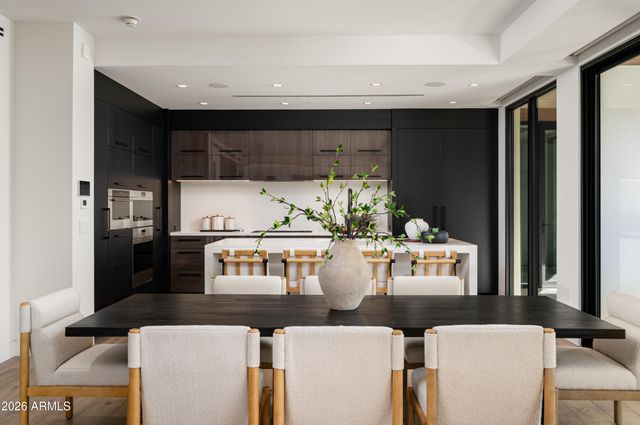 6587 N Palmeraie Boulevard 2002, Paradise Valley, AZ 85253