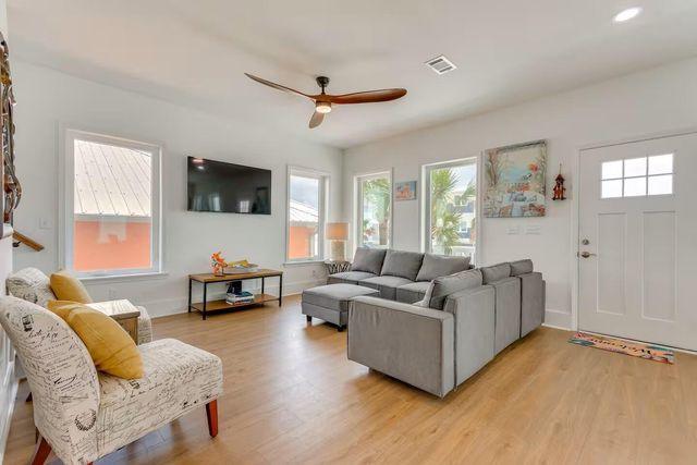 7411 Grand Navarre Boulevard, Navarre, FL 32566