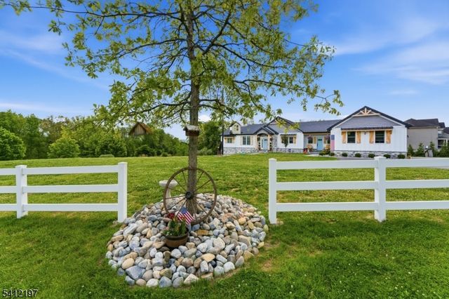 27 Sterling Dr, Wantage Twp., NJ 07461