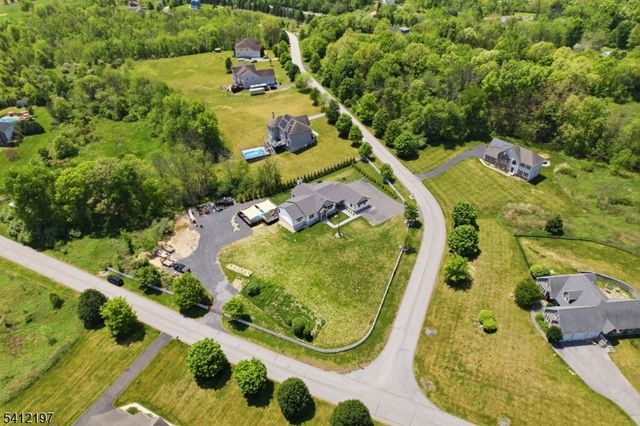 27 Sterling Dr, Wantage Twp., NJ 07461