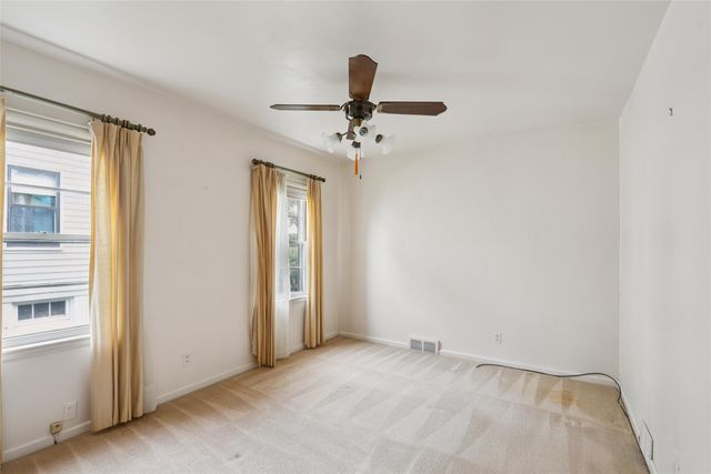 301 E 19th Street S, Newton, IA 50208