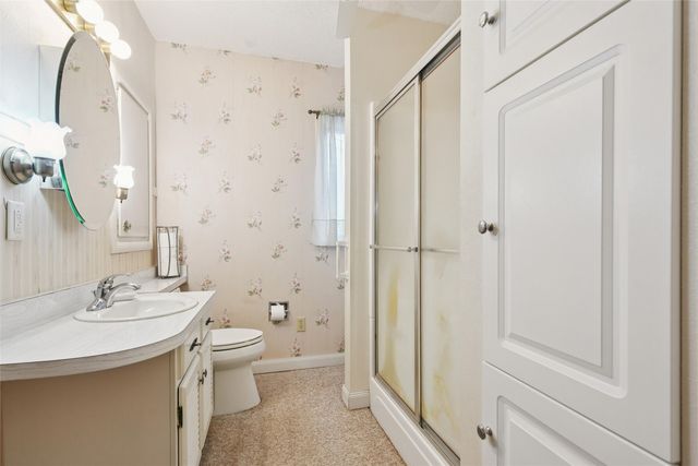 301 E 19th Street S, Newton, IA 50208