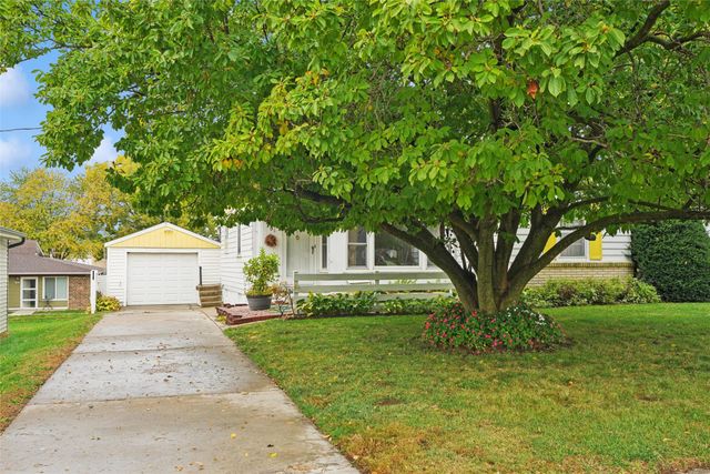 301 E 19th Street S, Newton, IA 50208