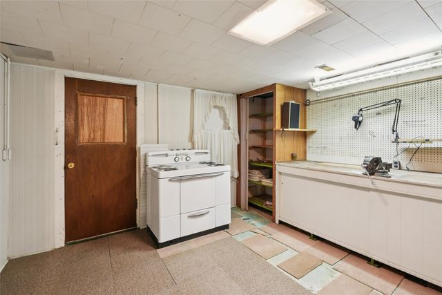 301 E 19th Street S, Newton, IA 50208