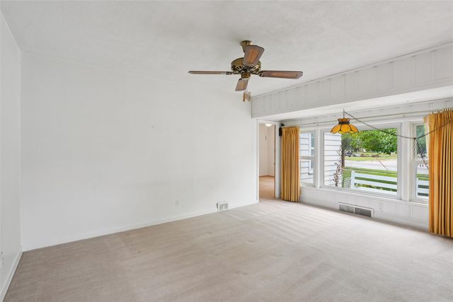 301 E 19th Street S, Newton, IA 50208