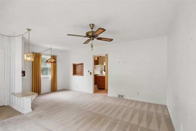 301 E 19th Street S, Newton, IA 50208