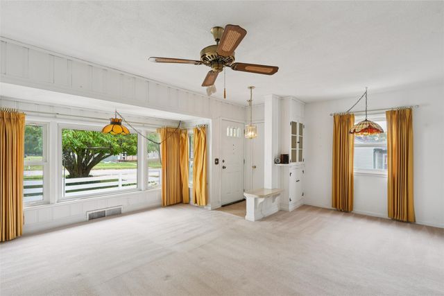 301 E 19th Street S, Newton, IA 50208