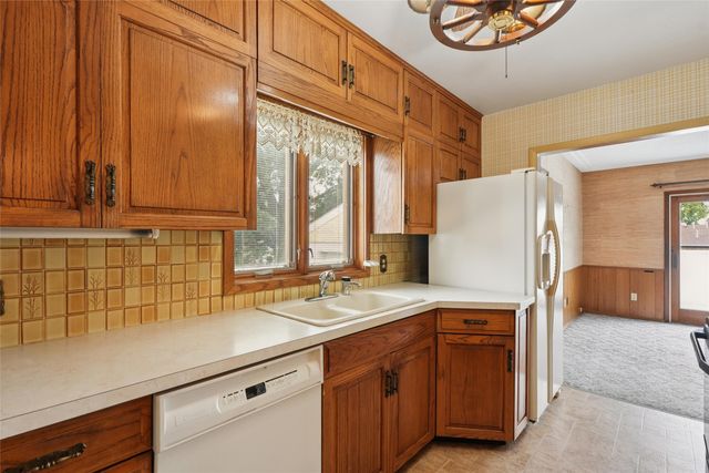 301 E 19th Street S, Newton, IA 50208