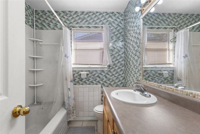 4805 Ira Street, Haltom City, TX 76117