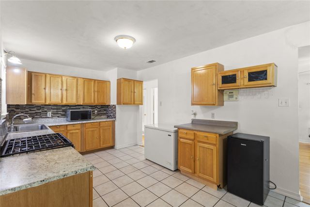 4805 Ira Street, Haltom City, TX 76117