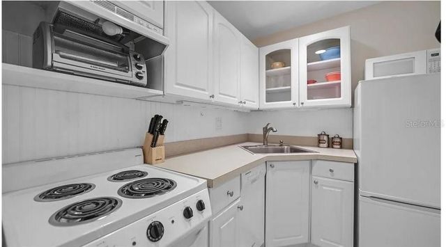 2782 WOODGATE LANE 12, Sarasota, FL 34231