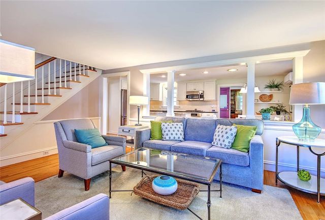 12 Harbour Terrace, Cranston, RI 02905