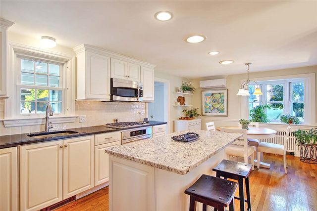 12 Harbour Terrace, Cranston, RI 02905