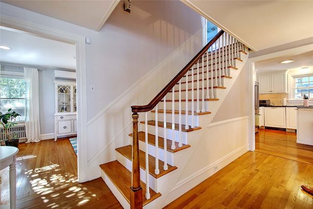 12 Harbour Terrace, Cranston, RI 02905