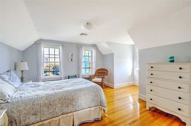 12 Harbour Terrace, Cranston, RI 02905