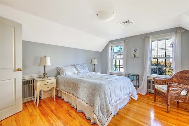 12 Harbour Terrace, Cranston, RI 02905