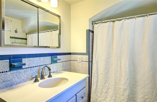 12 Harbour Terrace, Cranston, RI 02905