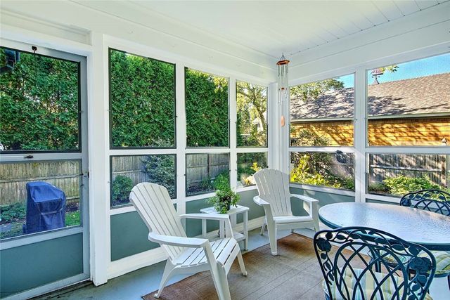 12 Harbour Terrace, Cranston, RI 02905