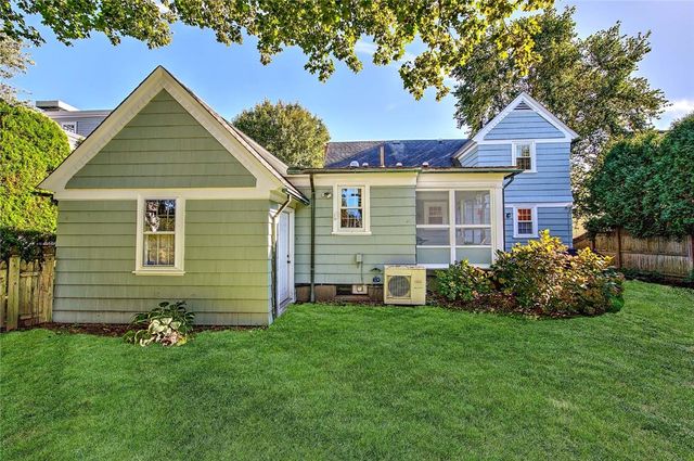 12 Harbour Terrace, Cranston, RI 02905