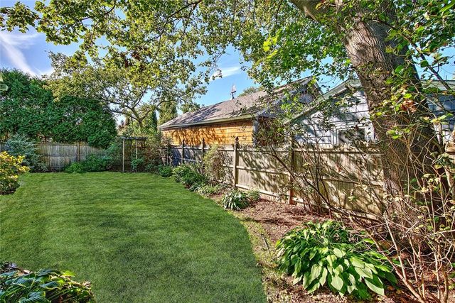 12 Harbour Terrace, Cranston, RI 02905