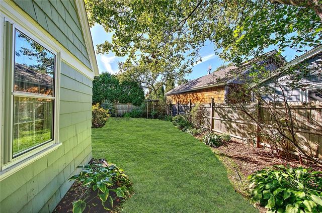 12 Harbour Terrace, Cranston, RI 02905