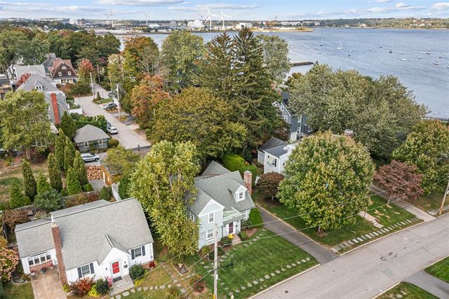 12 Harbour Terrace, Cranston, RI 02905