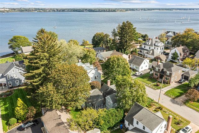 12 Harbour Terrace, Cranston, RI 02905