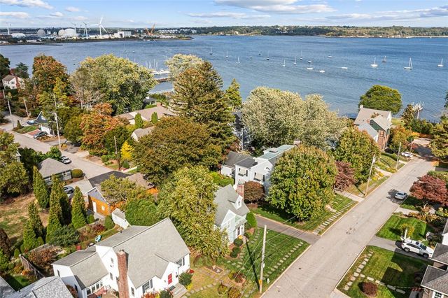 12 Harbour Terrace, Cranston, RI 02905