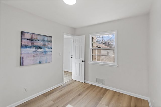 1728 Orange Avenue E, Saint Paul, MN 55106