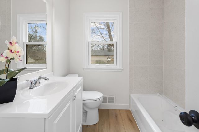 1728 Orange Avenue E, Saint Paul, MN 55106