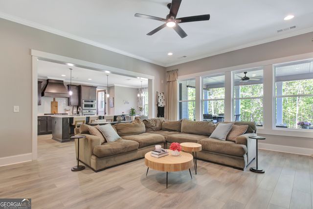 160 Lapis Lake Point, Fayetteville, GA 30215