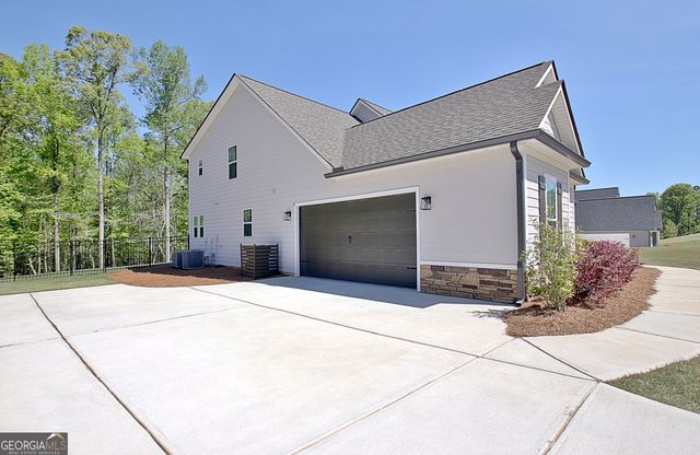 160 Lapis Lake Point, Fayetteville, GA 30215