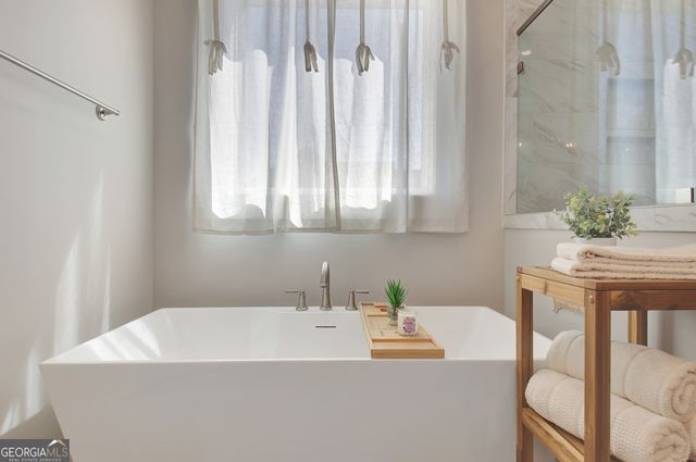 160 Lapis Lake Point, Fayetteville, GA 30215