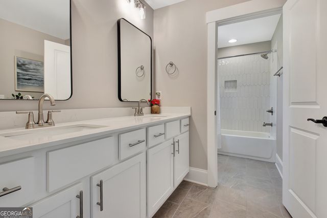 160 Lapis Lake Point, Fayetteville, GA 30215