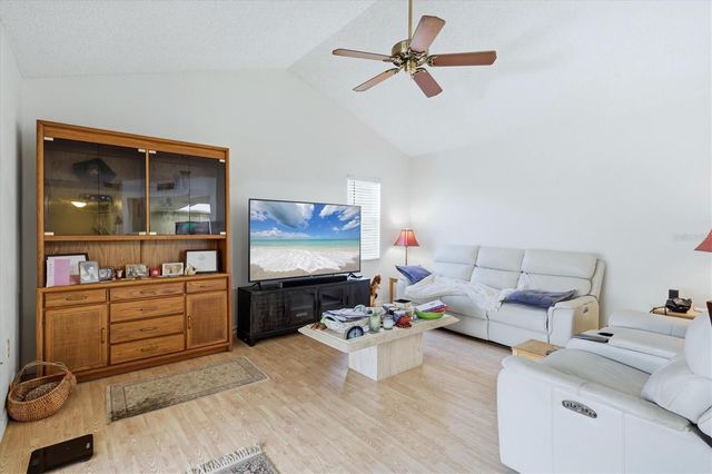 4173 CENTER POINTE CIRCLE 87B, Sarasota, FL 34233