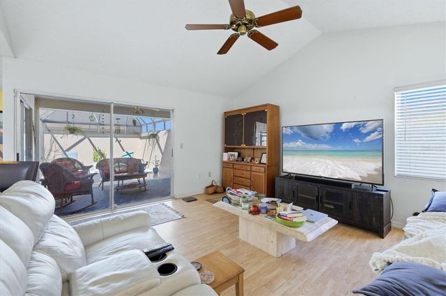 4173 CENTER POINTE CIRCLE 87B, Sarasota, FL 34233