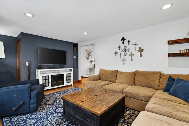 686 Old Candia Road, Candia, NH 03034