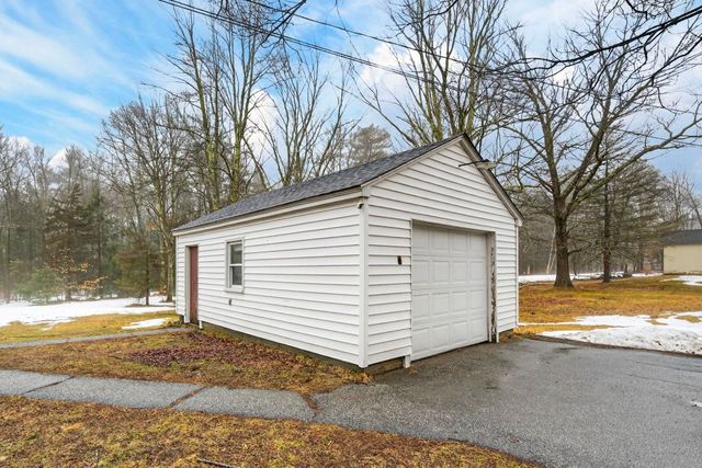 686 Old Candia Road, Candia, NH 03034