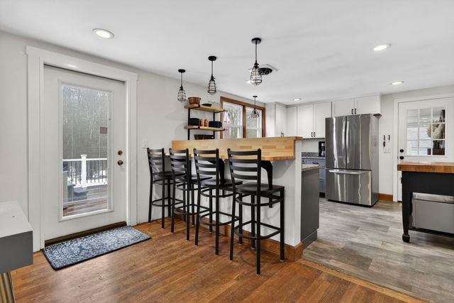 686 Old Candia Road, Candia, NH 03034