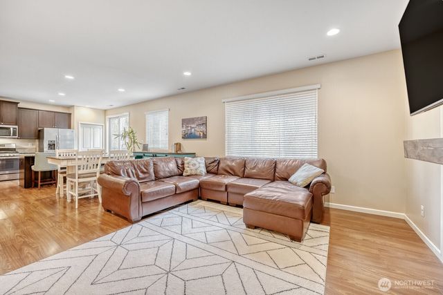 16720 80th Avenue Ct E, Puyallup, WA 98375