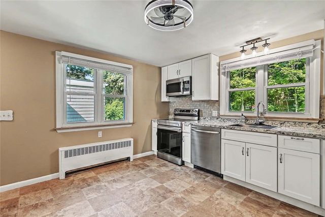 15 Highland Road, Glocester, RI 02814