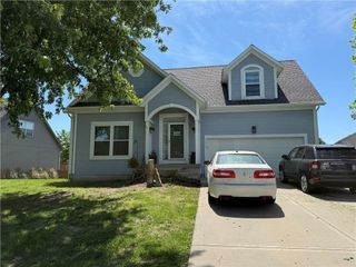 20461 W 201 Street, Spring Hill, KS 66083