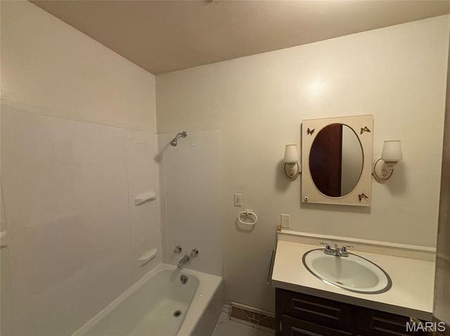 1149 E Us Highway 54, Vandalia, MO 63382