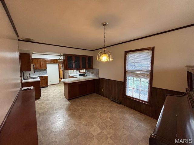 1149 E Us Highway 54, Vandalia, MO 63382