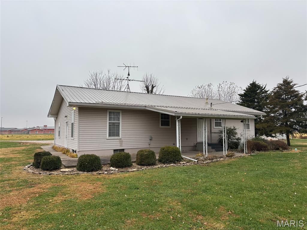 1149 E Us Highway 54, Vandalia, MO 63382