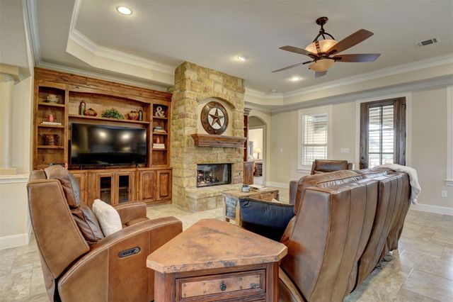 142 Trailblazer DR, Bastrop, TX 78602