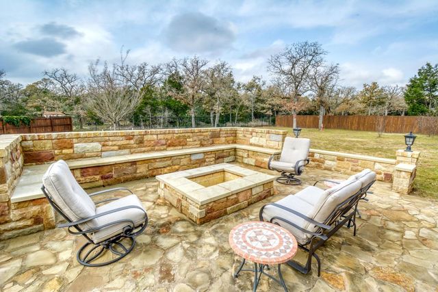 142 Trailblazer DR, Bastrop, TX 78602