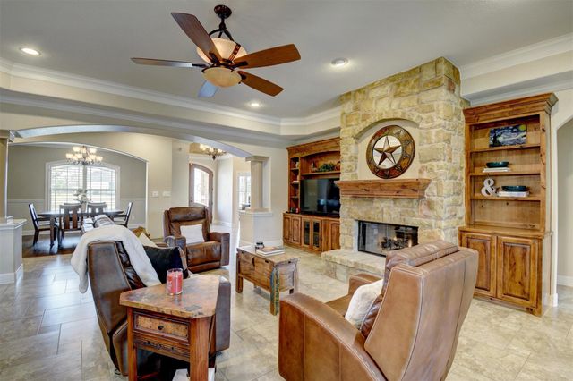 142 Trailblazer DR, Bastrop, TX 78602